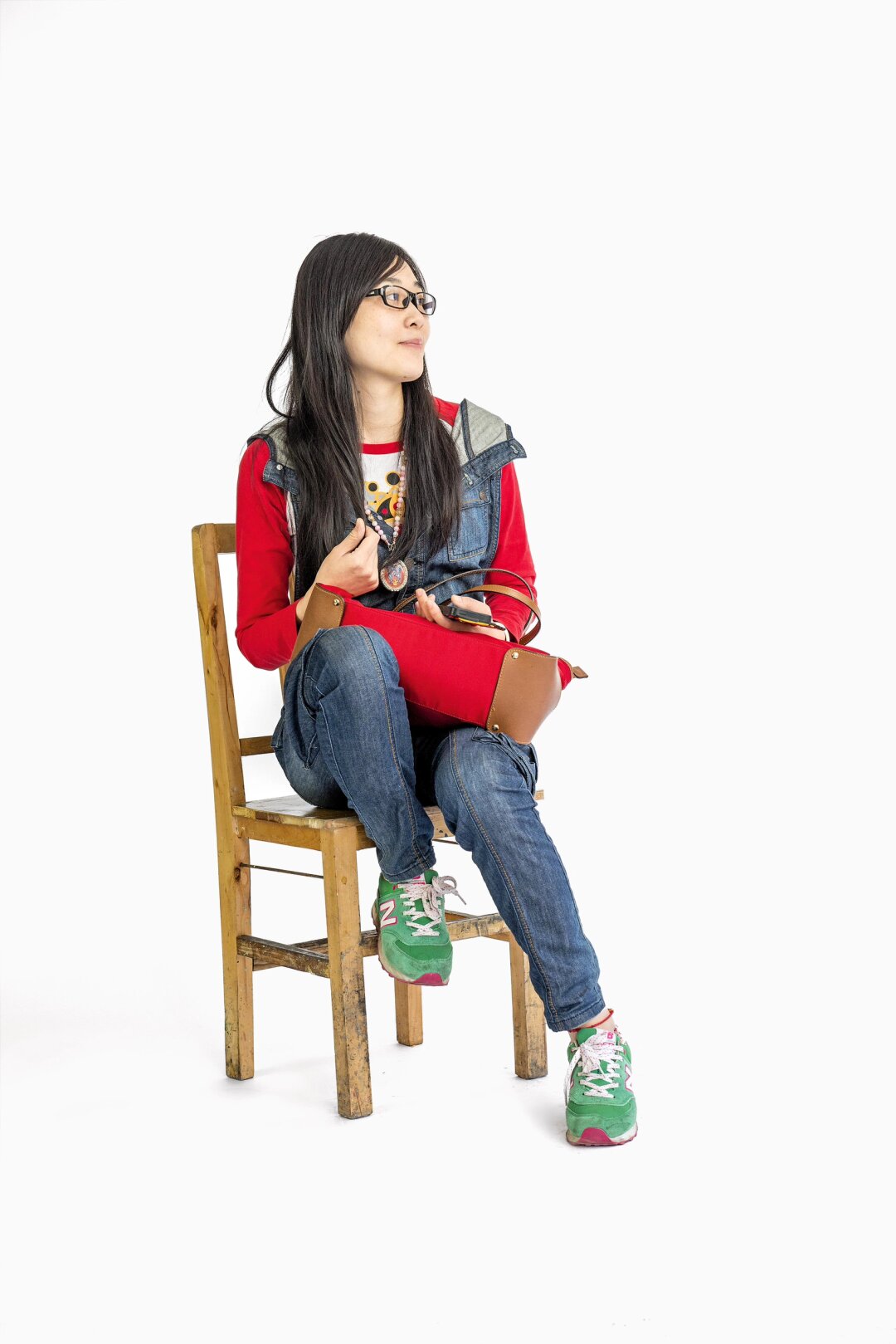 亲爱的小画家们,是不是觉得绘画时总是找不到合适的坐姿?