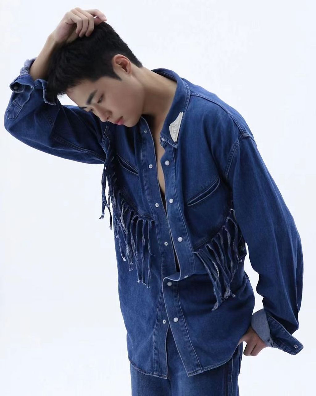 因韩剧《天空之城》而被观众熟知的赵炳奎,别看他的脸看上去肉乎乎的