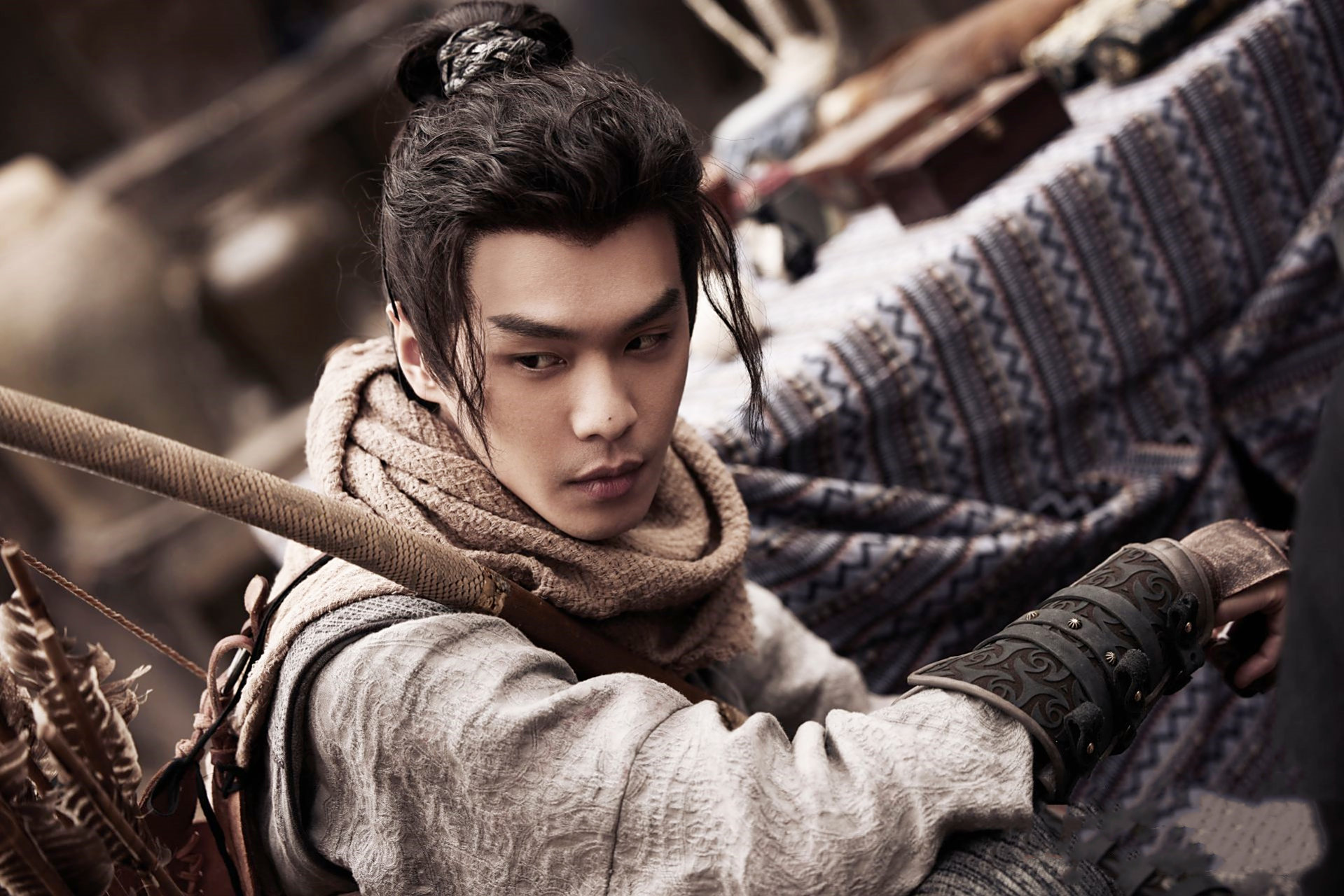 在古装悬疑剧《大唐狄公案》中,周一围饰演狄仁杰,他和王丽坤饰演的曹