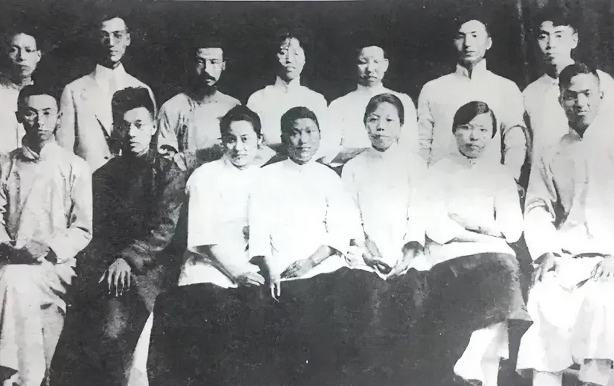 1919年9月16日,周总理和邓妈妈在天津参加了觉悟社的成立会议