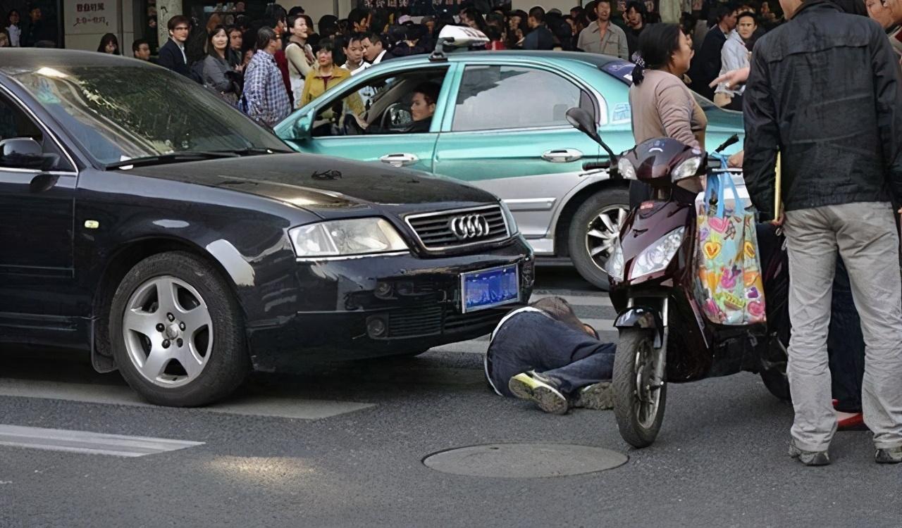 撞到人发生交通事故后正确的做法是什么?交通事故纠纷怎么办?