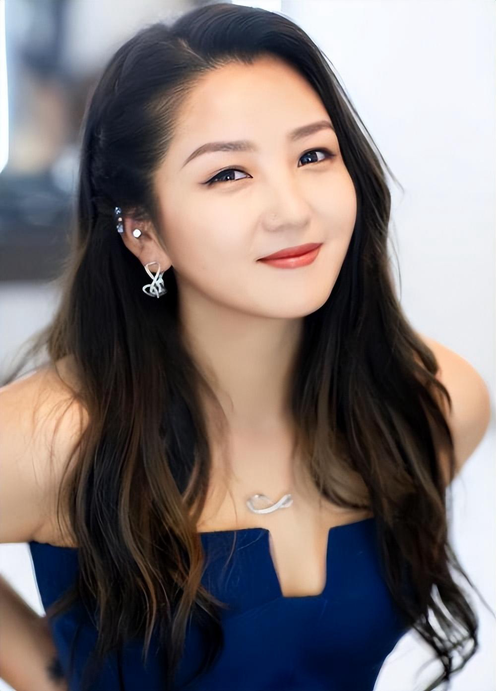 回顾释小龙和何洁分手多年后俩人各自的现状如何