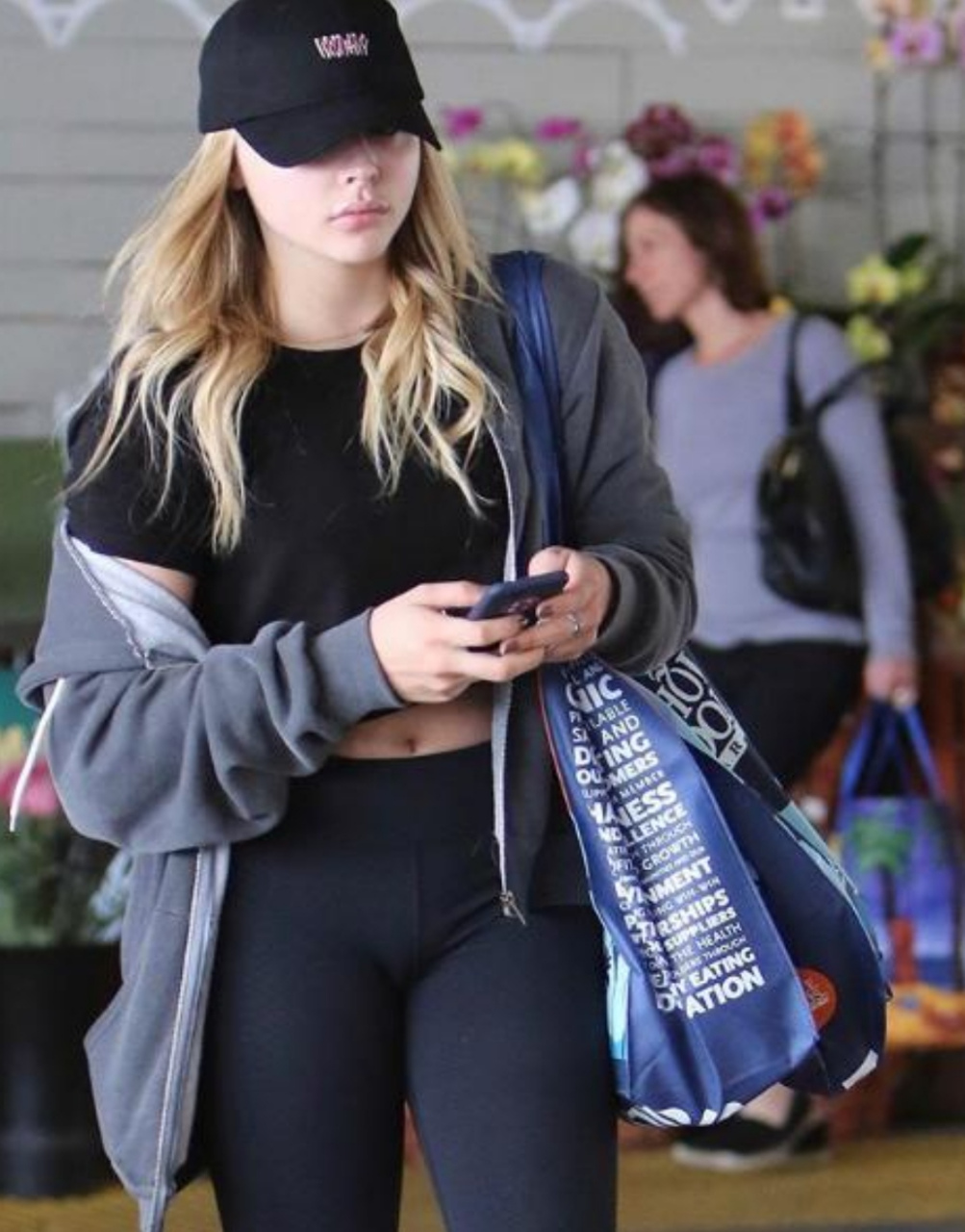 "超杀女"科洛·格蕾斯·莫瑞兹的健身装