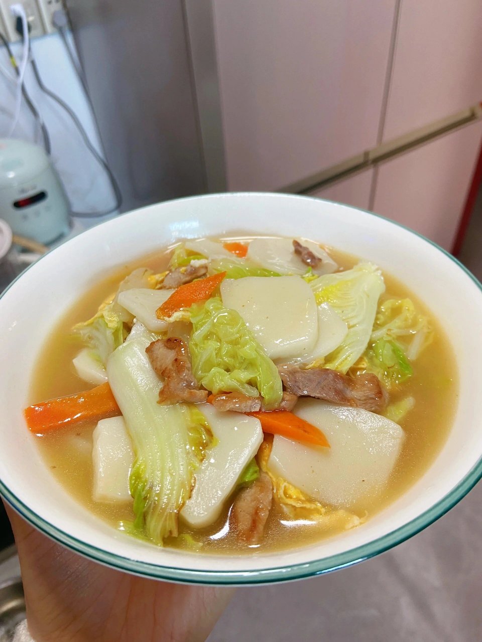 这一碗青菜年糕吃起来太好吃了,超级满足!