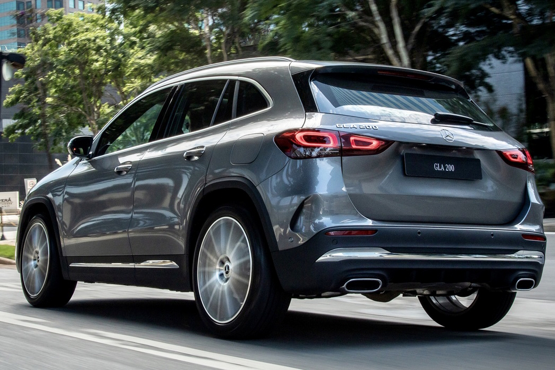 奔驰新款gla和宝马x1哪个性价比会更好一点?