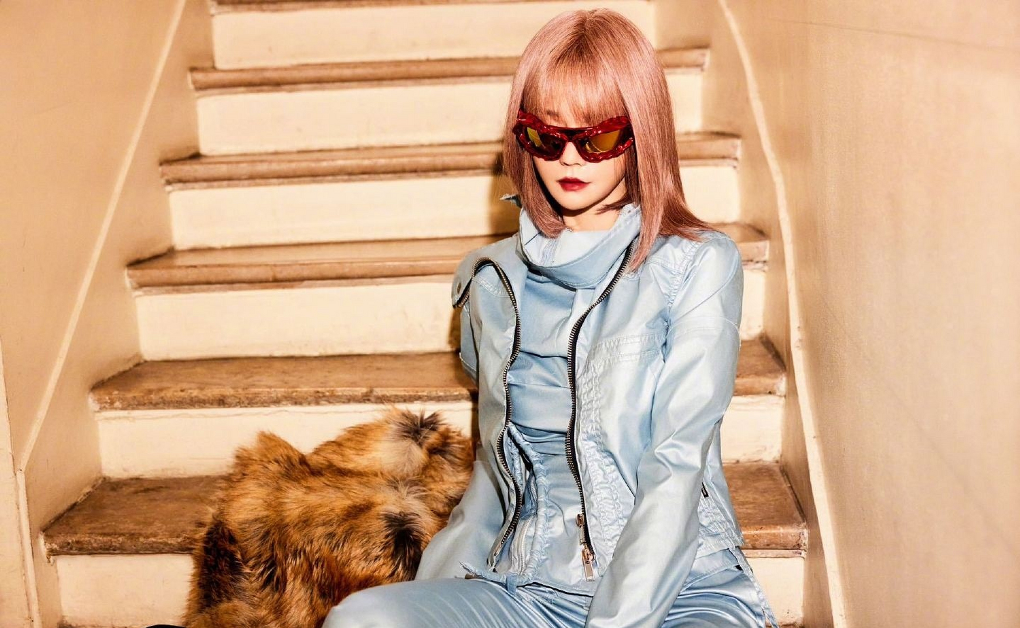 沈梦辰电影感ai女特工造型,这是沈梦辰巴黎时装周首次体验ai造型,科技