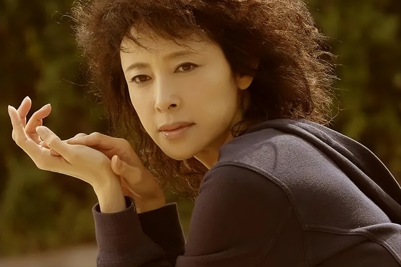 回顾李小燕41岁嫁大15岁二婚的徐敏携手相伴20年她后悔吗