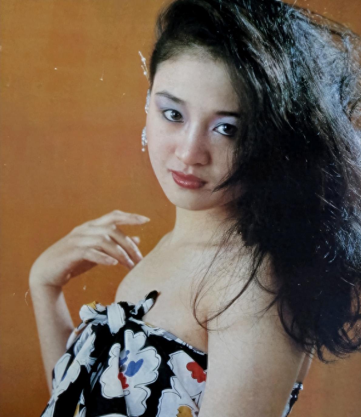 伍宇娟照片大全