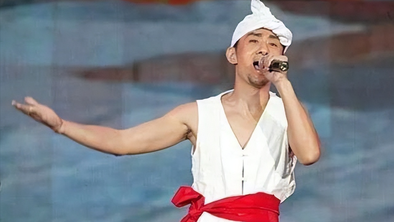 回顾阿宝从一夜红到无人问津今装疯卖傻博人眼球却活成笑话