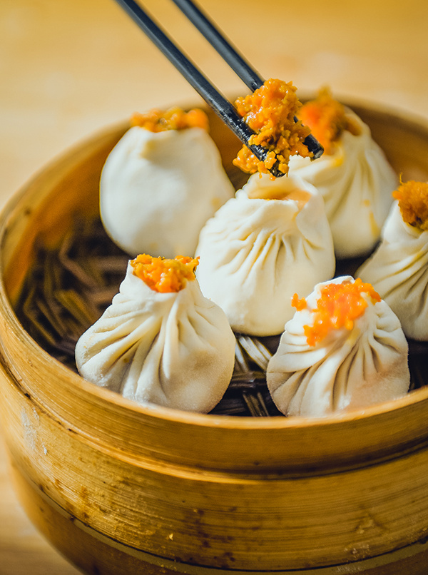 已有100多年历史的非遗版加蟹小笼包,由常州迎桂馒头店首创