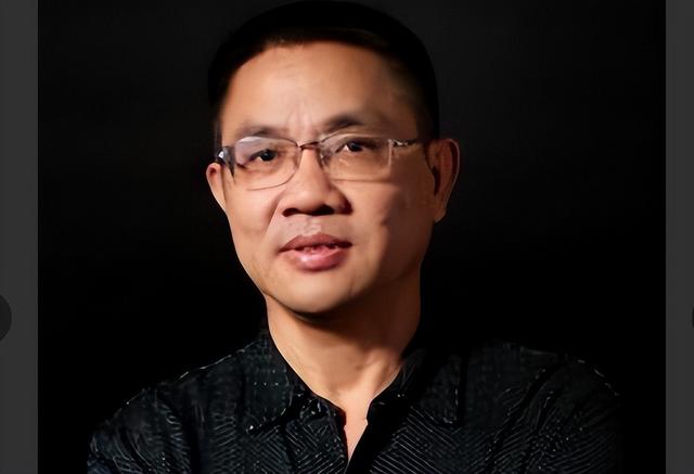 回顾北大陈生:3年赚11亿,建138套别墅送乡亲,如今却不愿回老家