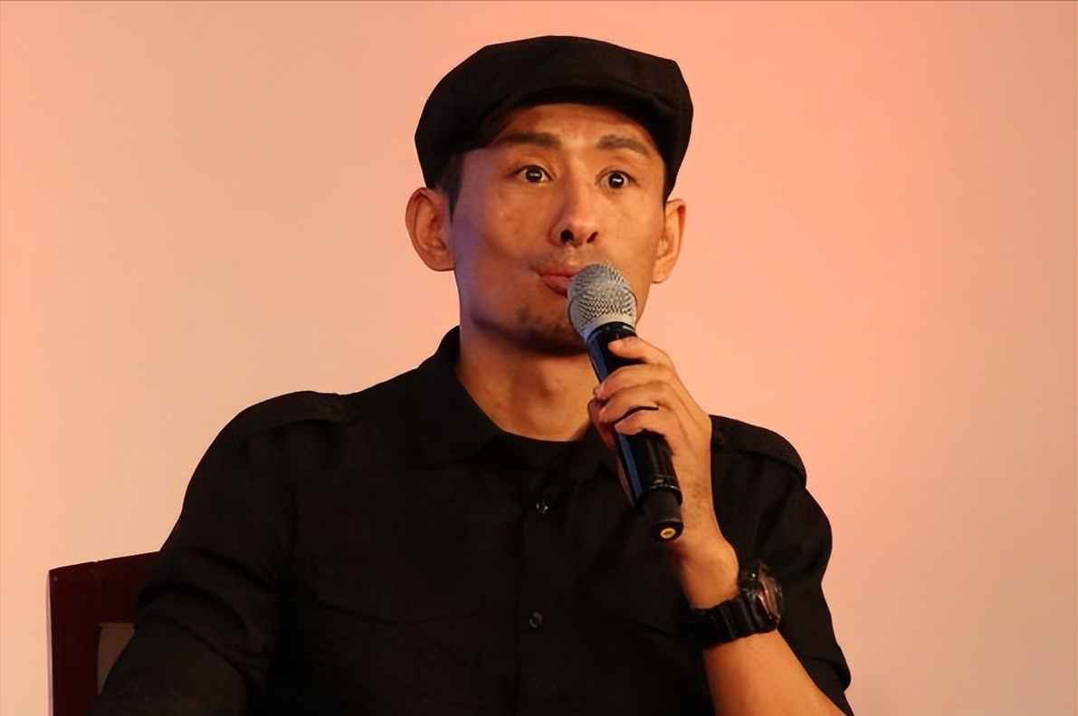 回顾阿宝从一夜红到无人问津今装疯卖傻博人眼球却活成笑话