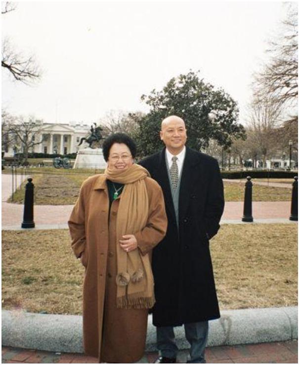 回顾:"唐僧"迟重瑞新婚,刚要熄灯,陈丽华要求和他约法三章