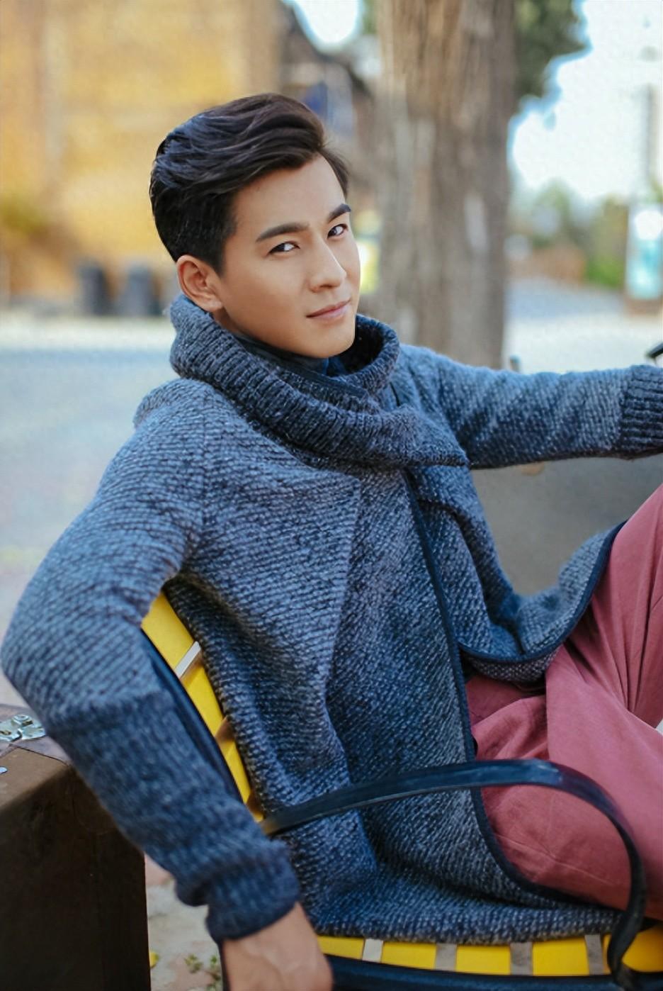 回顾45岁乔振宇:长得帅还顾家,结婚十年没绯闻,今45岁儿女双全