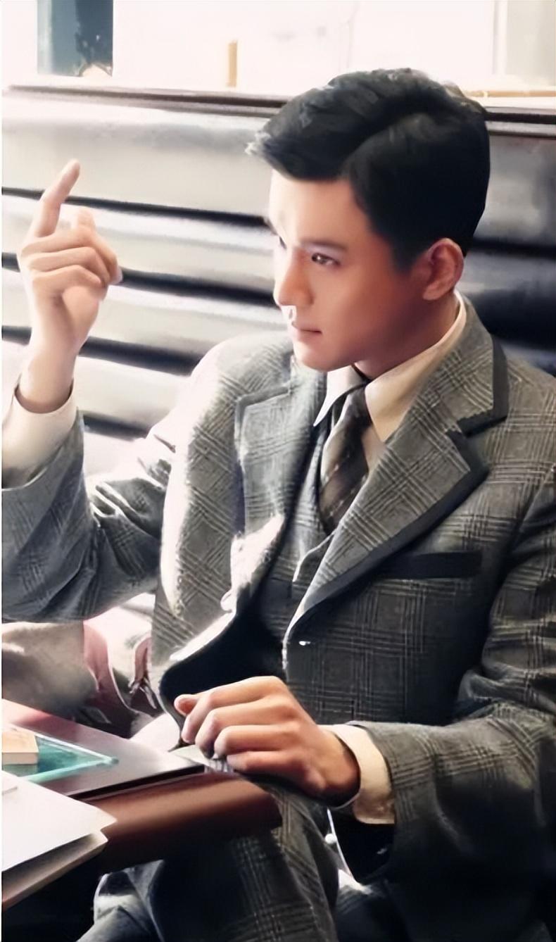 回顾45岁乔振宇:长得帅还顾家,结婚十年没绯闻,今45岁儿女双全