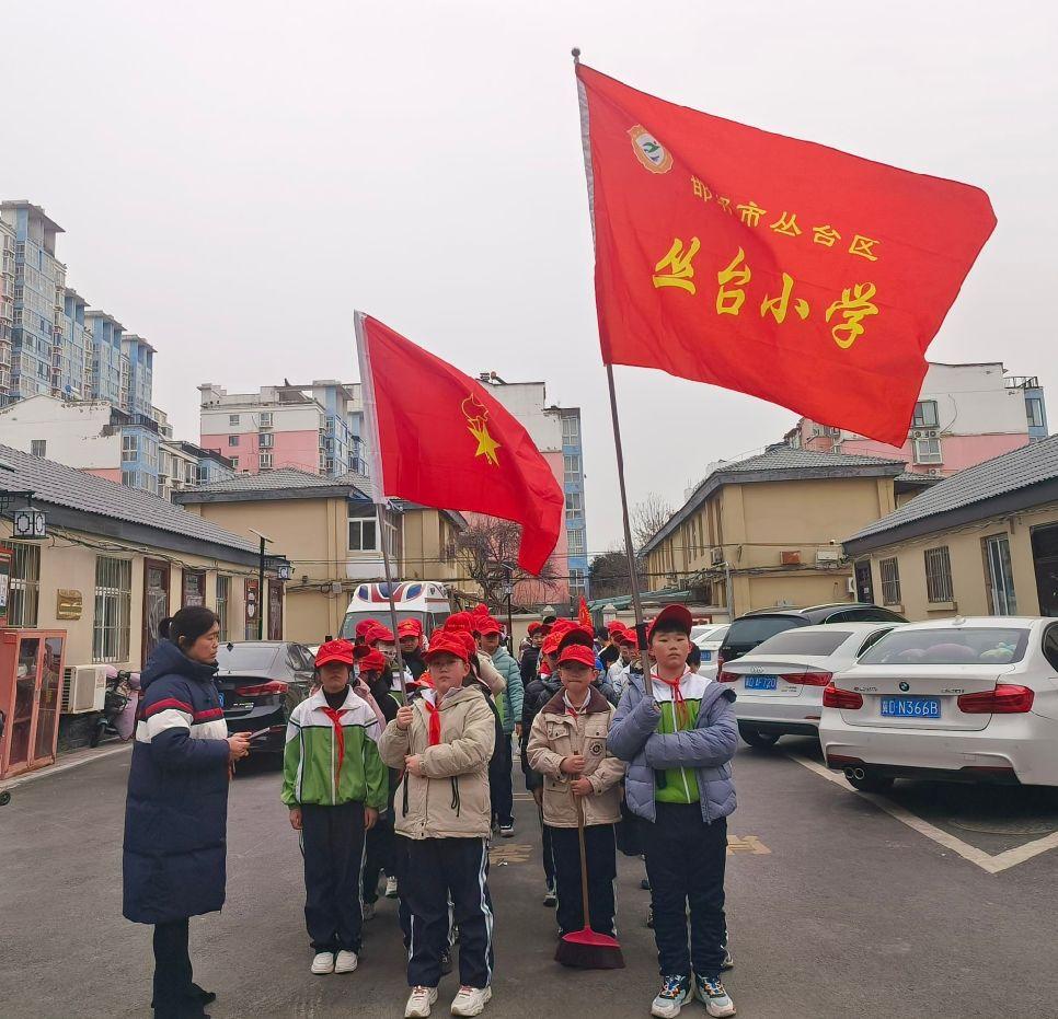 学习雷锋好榜样志愿服务放光芒