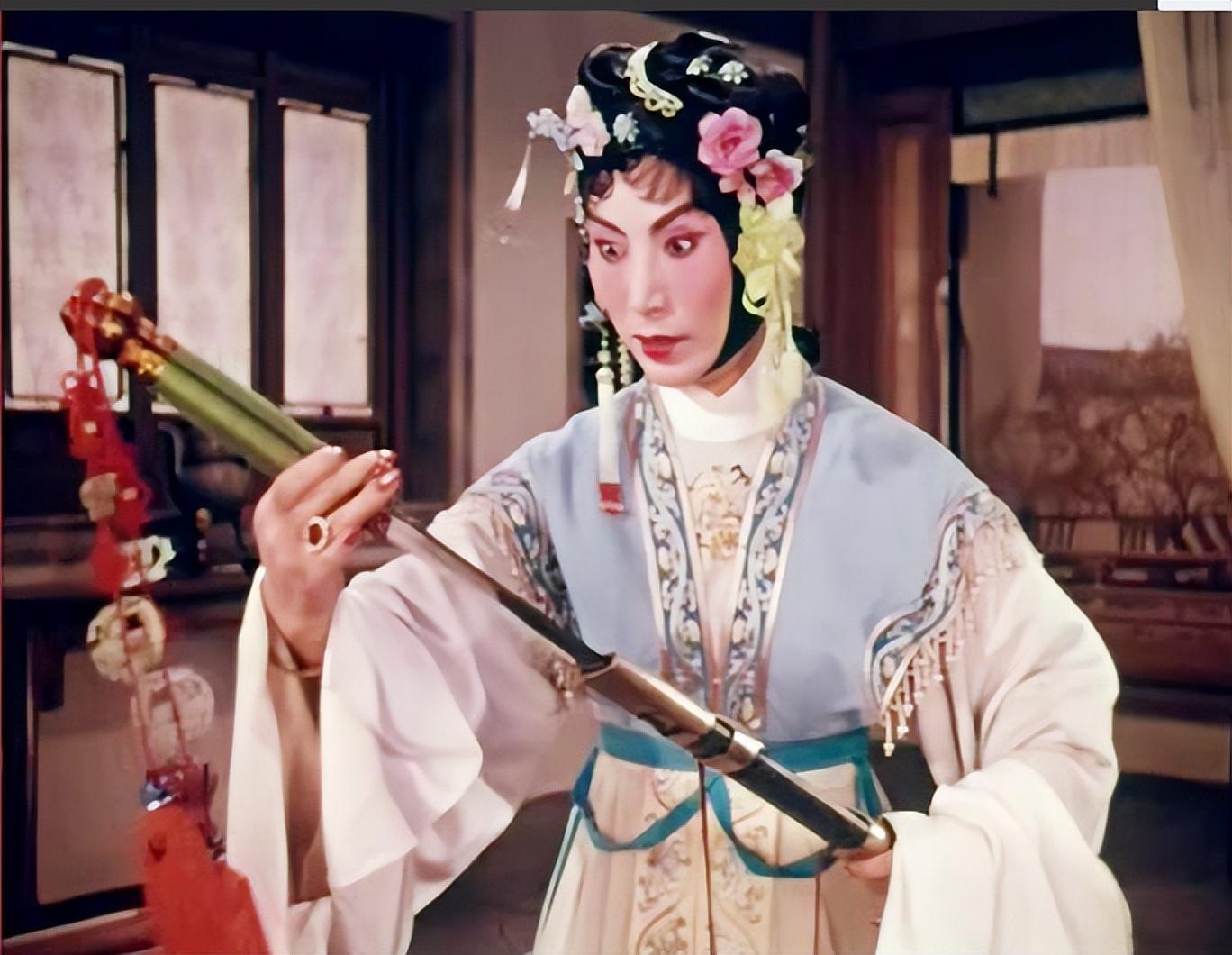 回顾京剧家童芷苓丈夫陈力患癌离世后再婚嫁张君秋的琴师