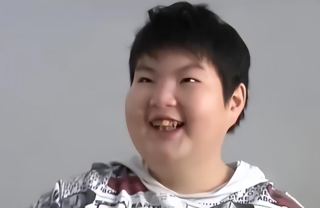 自从徐周磊开始断奶自己吃饭时,周耀华和妻子因为他是家中最小的一个