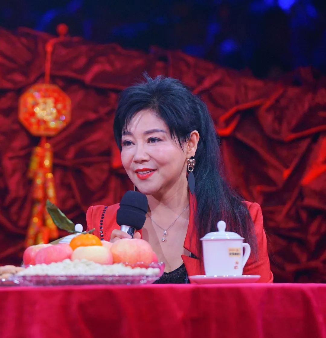 回顾著名歌手苏红丧父丧母又丧夫如今女儿焦瀚霆成她的骄傲