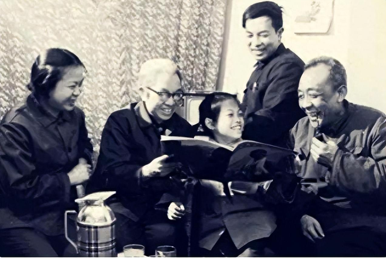 回顾京韵鼓王骆玉笙中年丧夫晚年丧子唯一的孙女现在怎样了