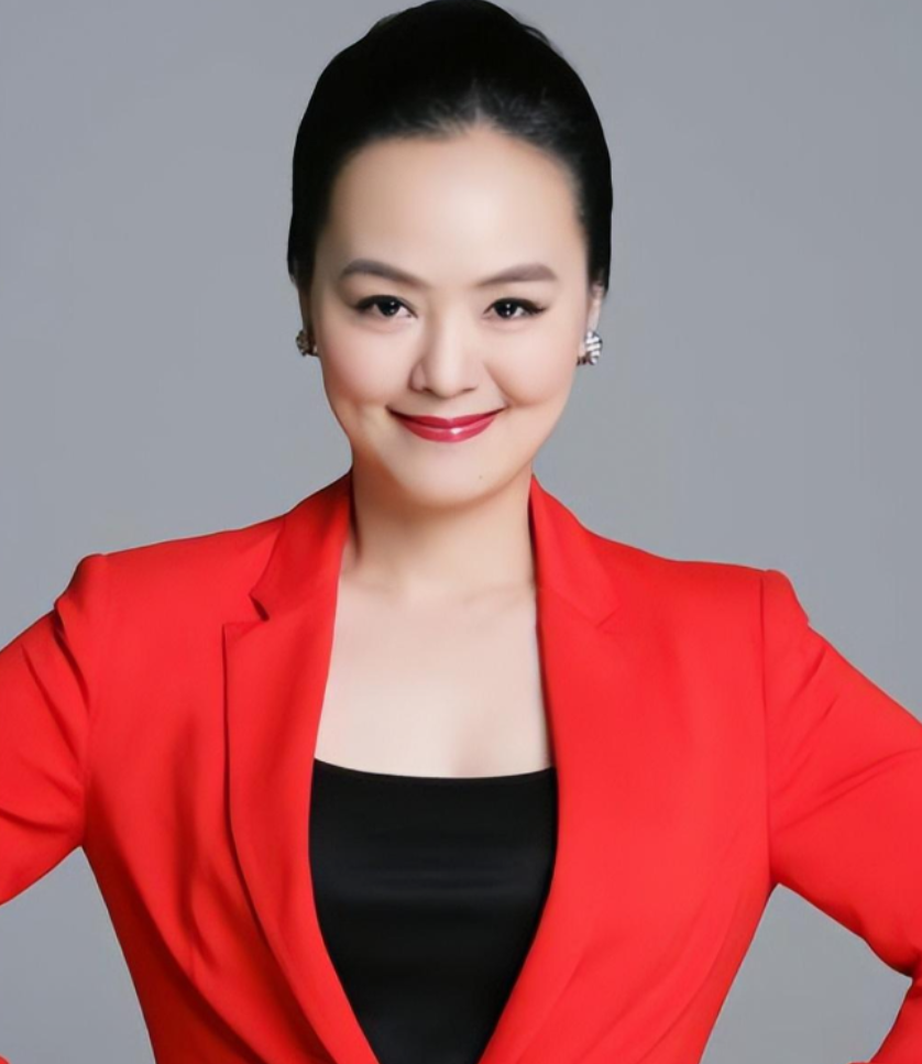 回顾主持人孙小梅:嫁给平凡小丈夫,38岁为夫高龄生子,今很幸福