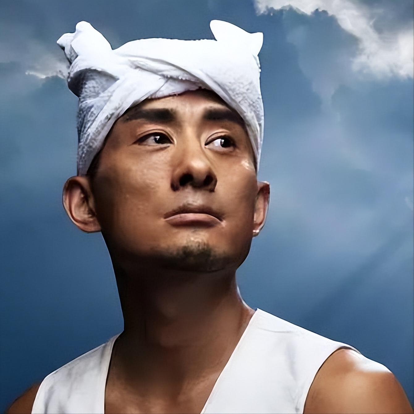 回顾阿宝从一夜红到无人问津今装疯卖傻博人眼球却活成笑话