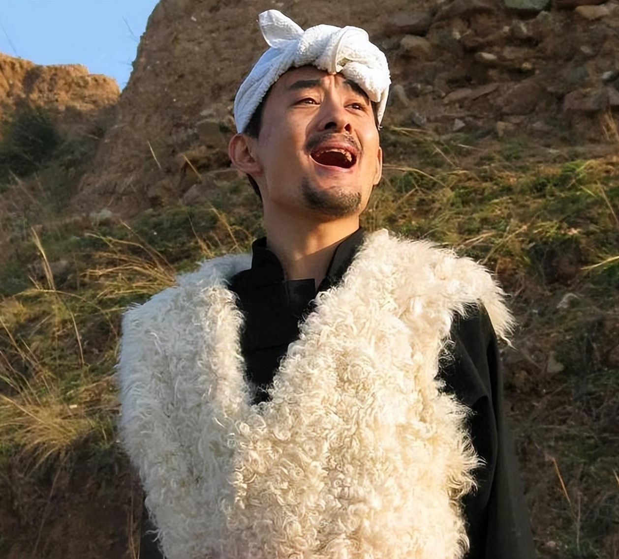 回顾阿宝从一夜红到无人问津今装疯卖傻博人眼球却活成笑话