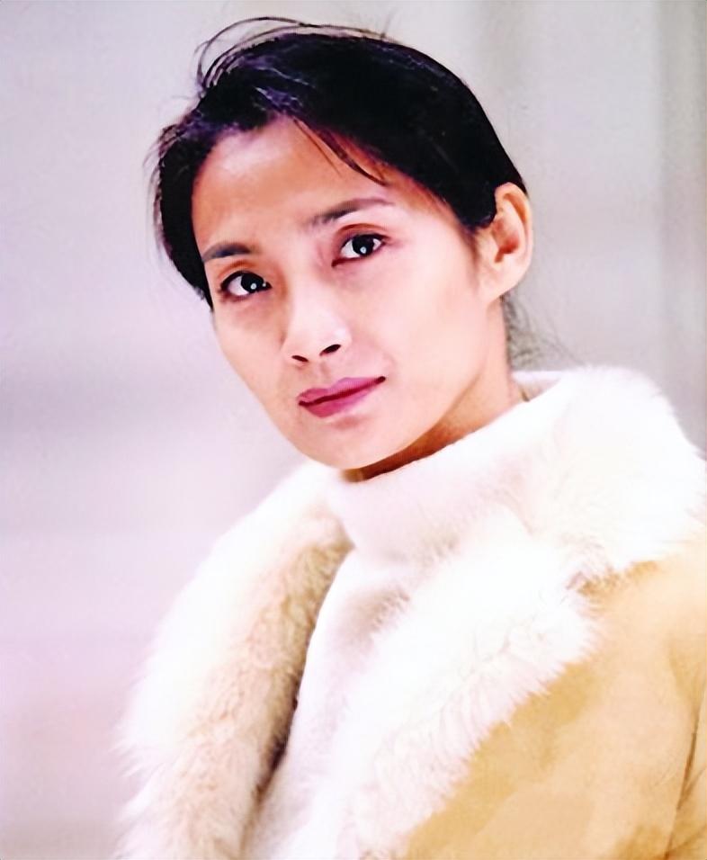 回顾著名演员李婷去世后前夫带女儿再婚弟弟的做法让人心寒