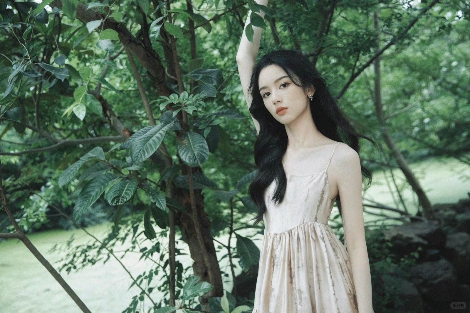 周也气质大片曝光,引领时尚新风尚      聚焦新生代实力派演员周也