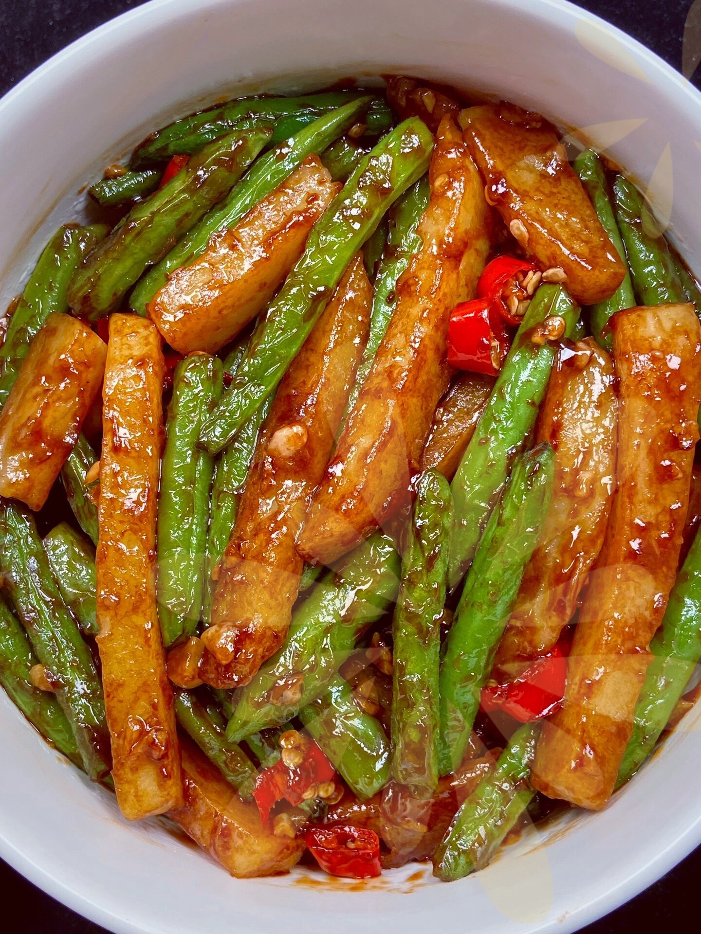 香辣软糯贼好吃,巨下饭 #豆角炖土豆# #土豆的做法# #一人食吃什么