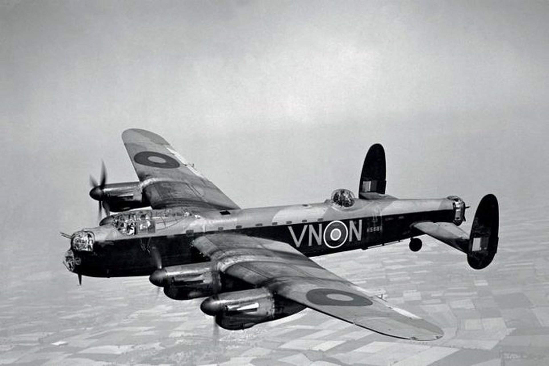 第二次世界大战期间,英国皇家空军轰炸机司令部主要使用两种战略