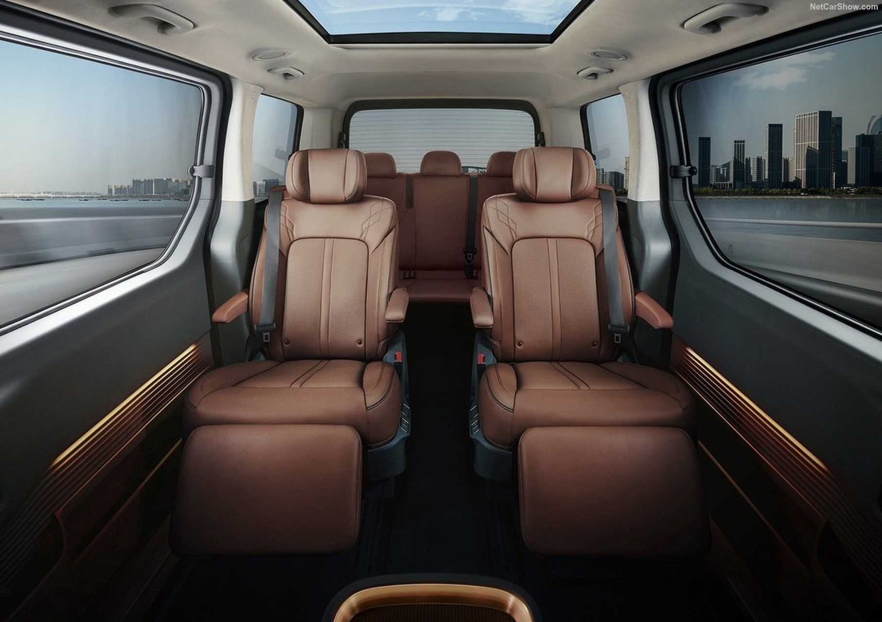 韩国本土的mpv——现代staria,提供3—11座布局可选,车长5米2,售价约