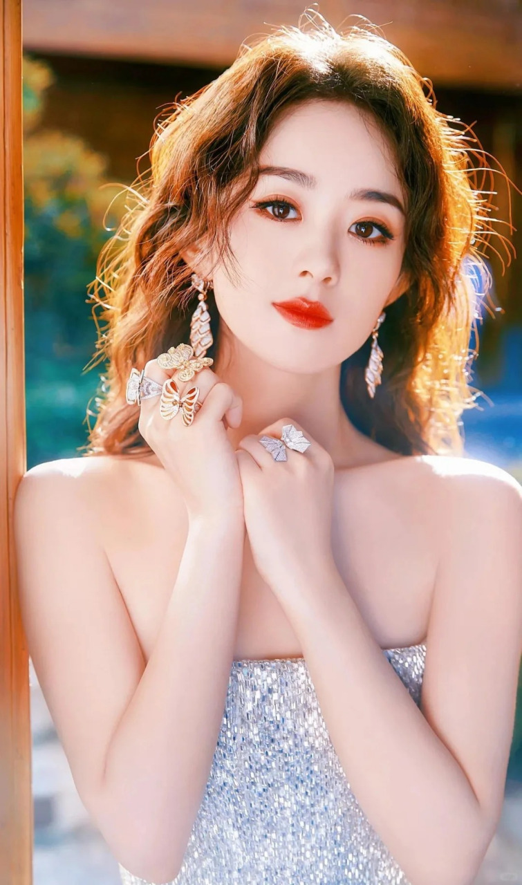 赵丽颖:时光雕刻下的骨相美人,励志女神再绽光芒  我真的对赵丽颖的