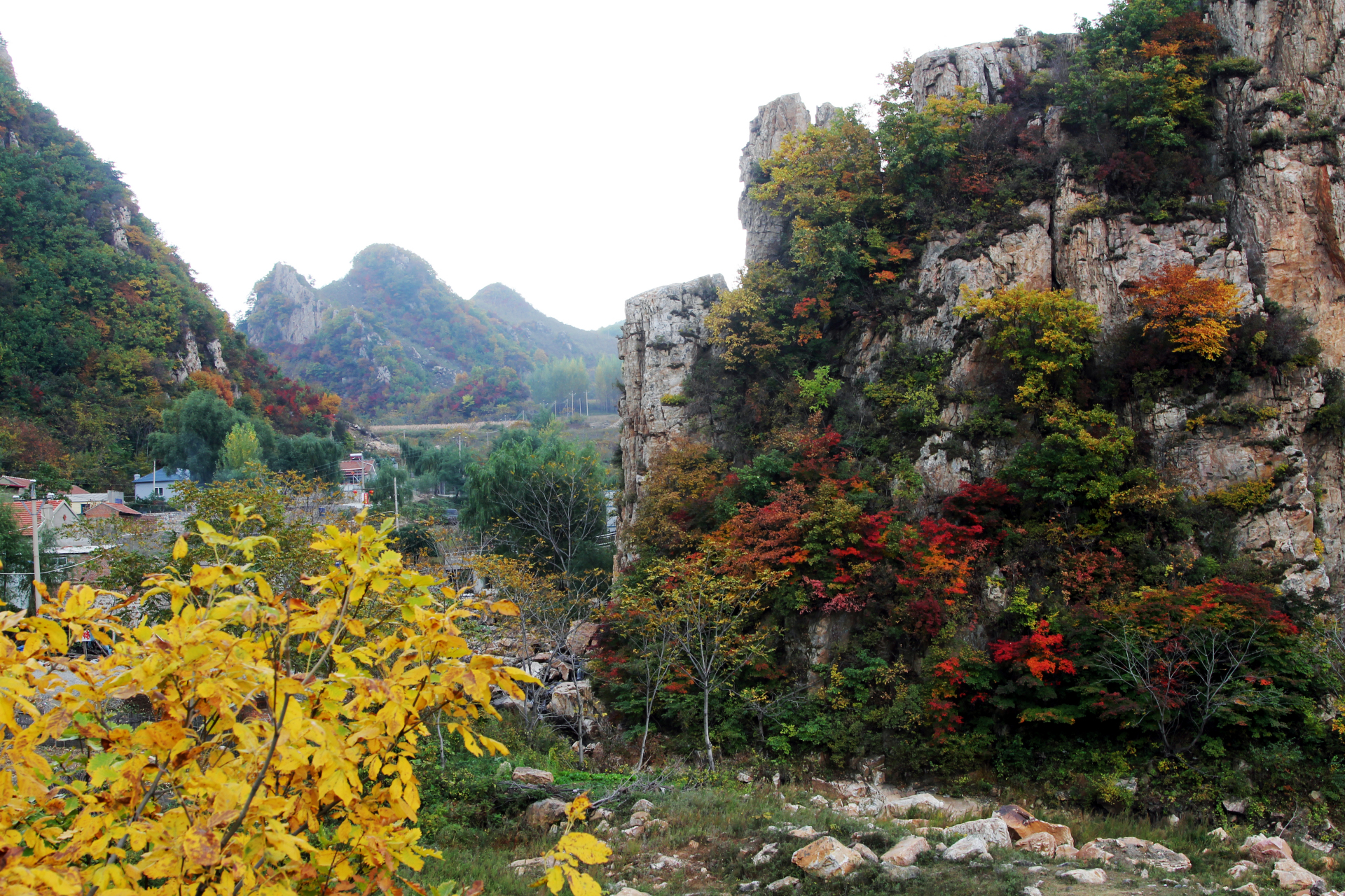 振兴新突破辽宁杠杠滴# 辽阳核伙沟景区景色分享