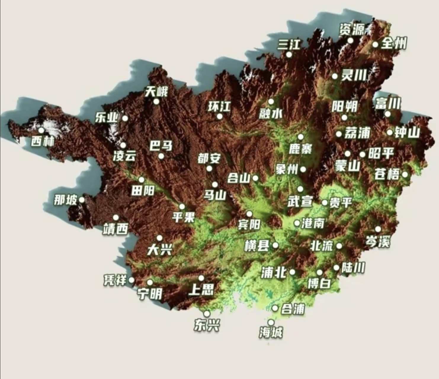 广西地处中国地势第二台阶中的云贵高原东南边缘,两广丘陵西部,四周多