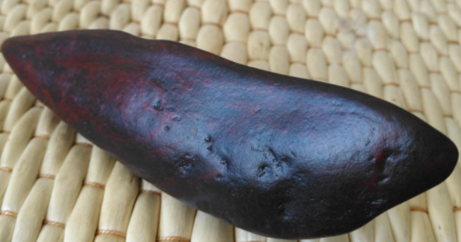 红伊丁石有收藏价值吗,收藏价值相对较高