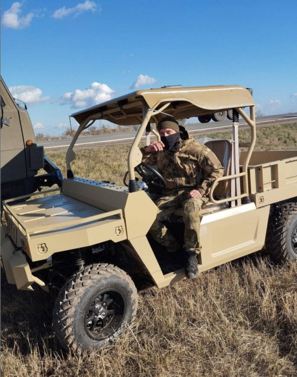 大山东产的农用车比珠海航展上的山猫全地形车还好吗?