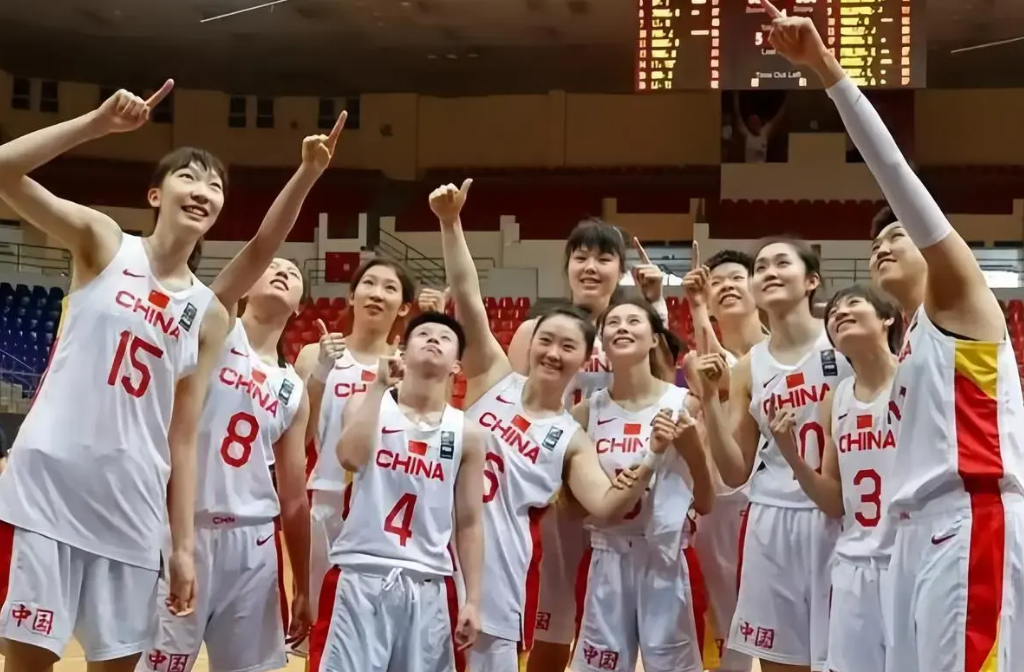 回顾:他被称作福建球王,再婚娶女篮球霸卞兰,她35岁生下双胞胎