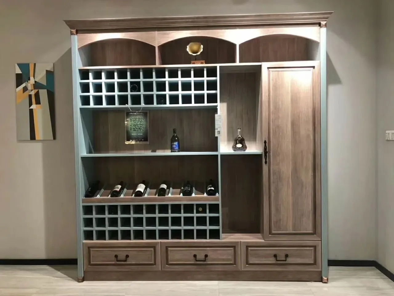 年初时得到一位贵人的支持,通过第一笔生意赚取了4