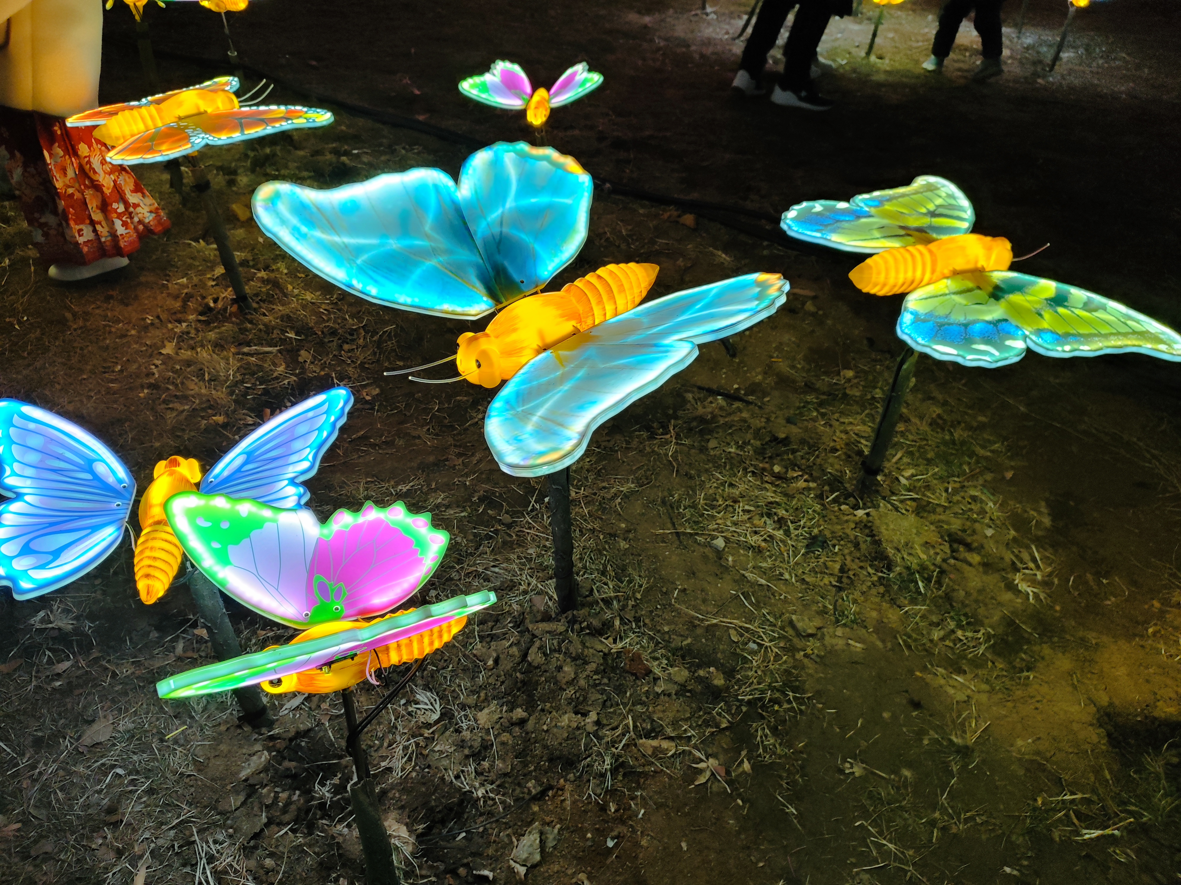 安徒生童话故事主题彩灯,这个新春灯展在山东烟台的烟台山上,这组灯是