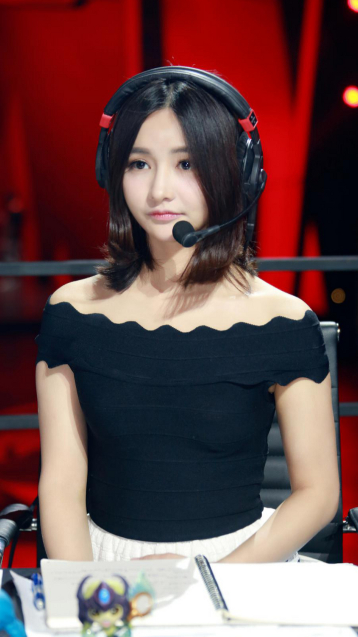 听说miss韩懿莹要参加综艺节目《乘风破浪的姐姐》了!