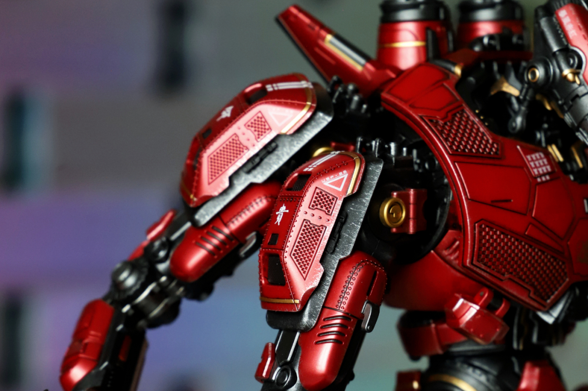 电影《环太平洋》正版授权的暴风赤红合金可动涂装完成品到货,高度约