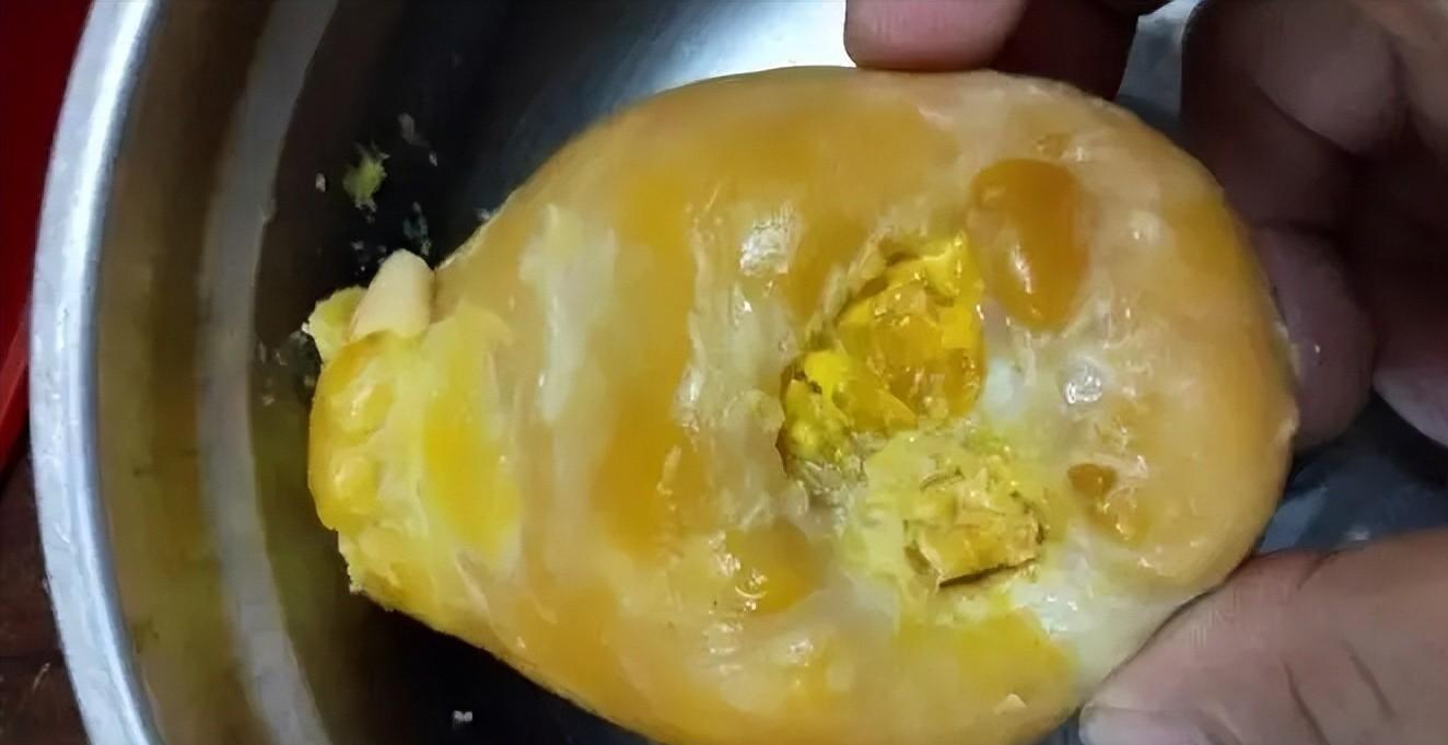 在农村为何有人专门收购5年以上的老母鸡它到底有什么用