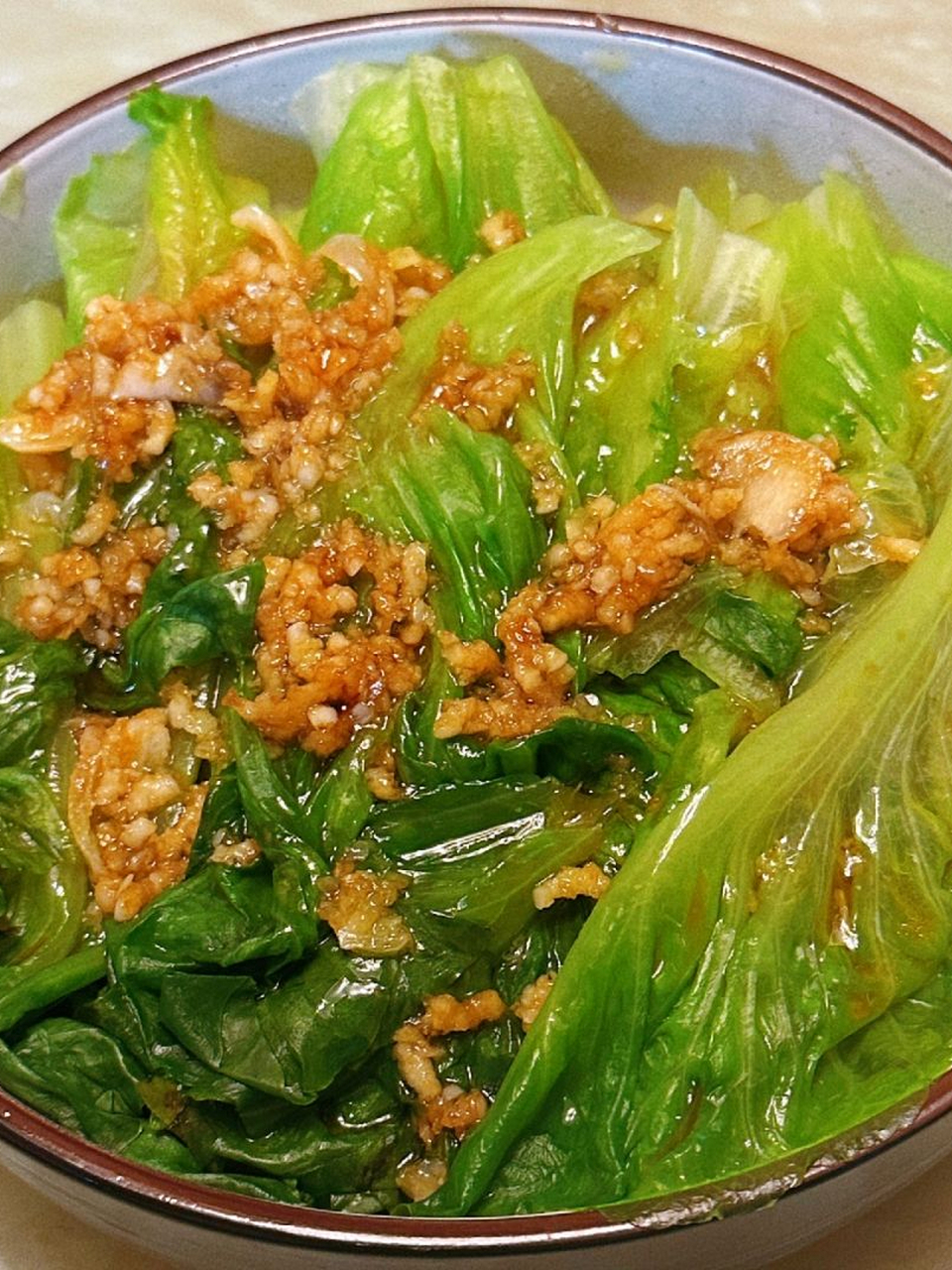 这不,我今天就要来给大家分享一下这款超清爽,超简单的白灼生菜做法!