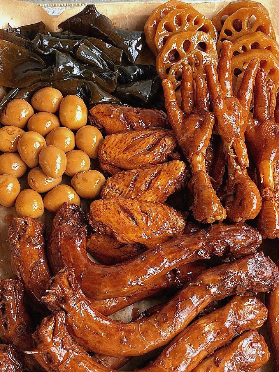 自己在家卤出周黑鸭,麻辣十足味道美 食材: 肉类鸭货(鸭脖,鸡翅,鸡爪)