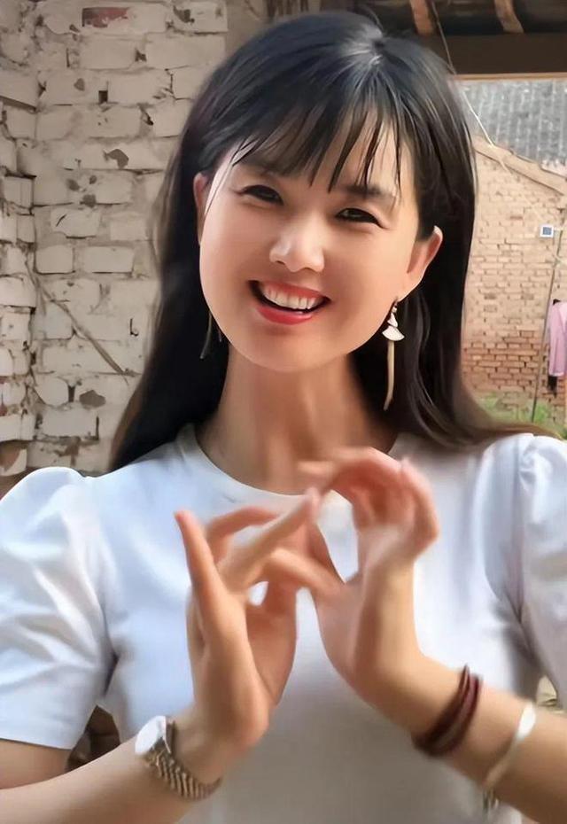 一笑倾城原名韩笑,是一位出生于山东菏泽的女孩子.