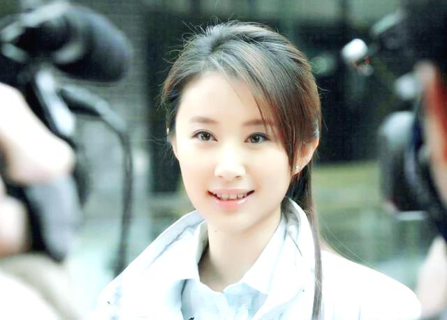 36岁舒畅现状:穿马面裙韩国出游,和刘亦菲「同年不同命」太可惜
