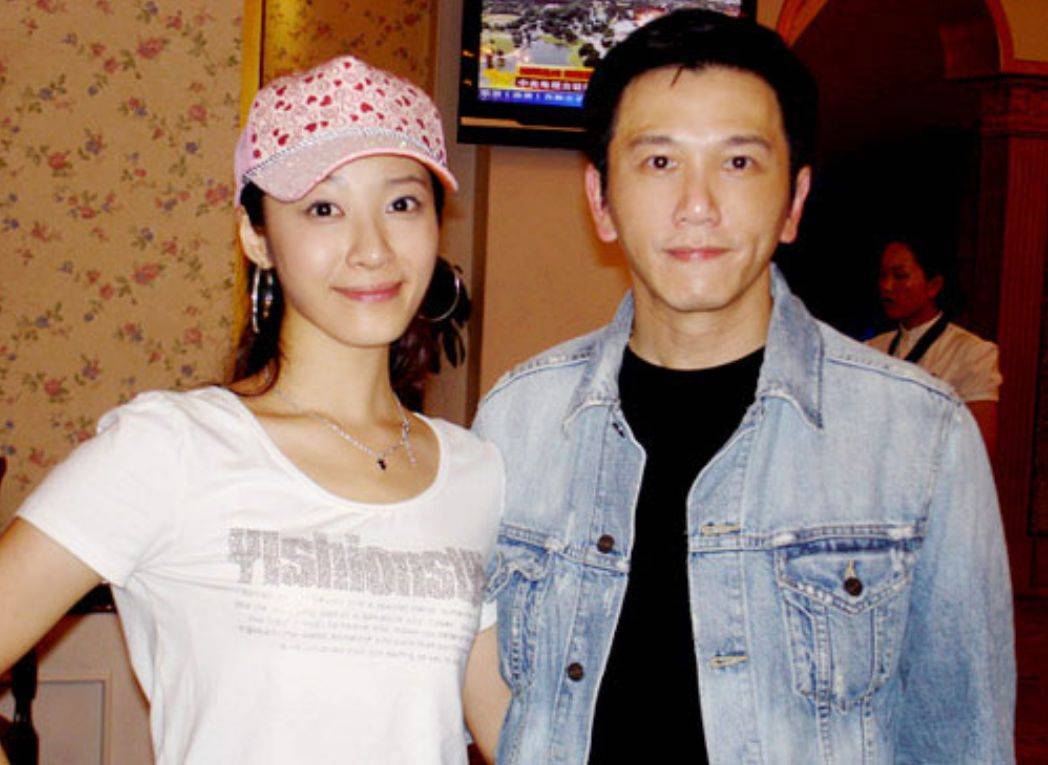 回顾59岁的温兆伦尽管岳母和自己年纪相仿给她尽孝也能坦然