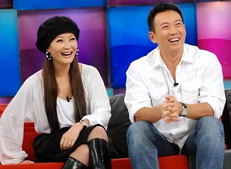 回顾谭江海和王小骞坚持丁克愁坏母亲41岁意外得子全家乐开怀