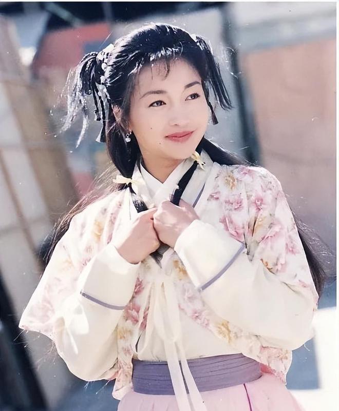 李绮红:饰演郭襄走红,32岁患抑郁症,隐退后转型成了护士